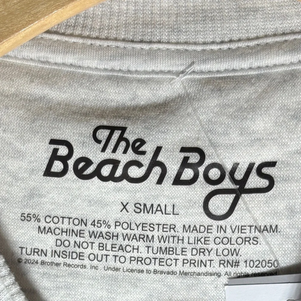 NWT Beach boys Gray Sweatshirt size extra small - Picture 3 of 4